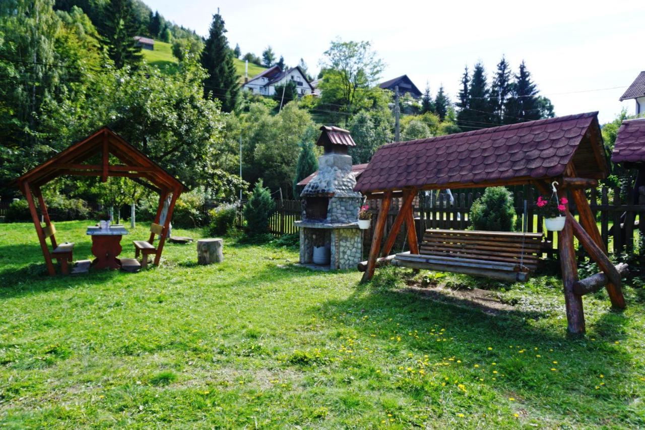 Celestia Camere de Inchiriat Moeciu De Sus Esterno foto